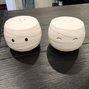 Strawberry Street  "Mummy" salt & pepper shakers